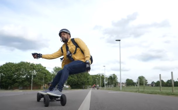 Is An Electric Skateboard Safe: wear protective gear